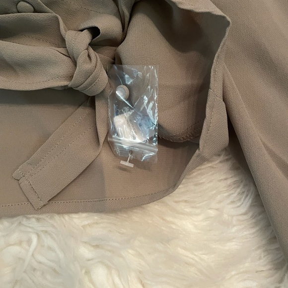 NWT crop top - Picture 3 of 4